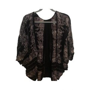 Kimchi Blue floral kimono